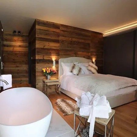 Superb Up To 10 Guests *